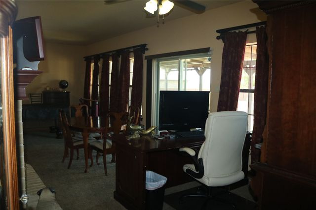 1055 Chartres, Oak Ridge, TX 75142