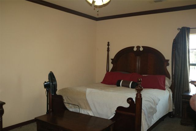 1055 Chartres, Oak Ridge, TX 75142
