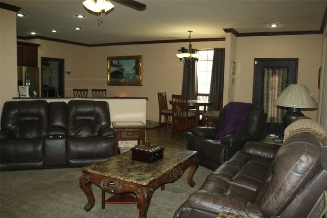 1055 Chartres, Oak Ridge, TX 75142