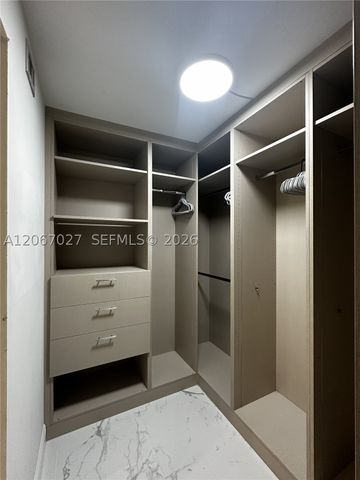 1719 Whitehall Dr 105, Davie, FL 33324