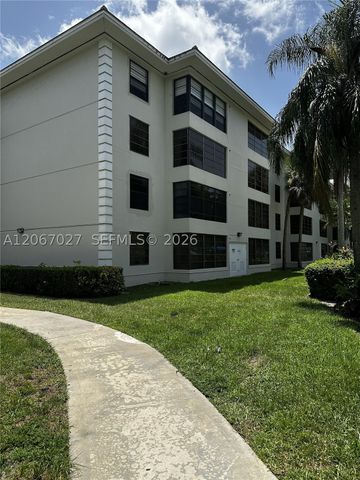 1719 Whitehall Dr 105, Davie, FL 33324