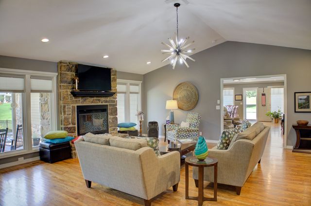 33322 S Coves Drive, Afton, OK 74331