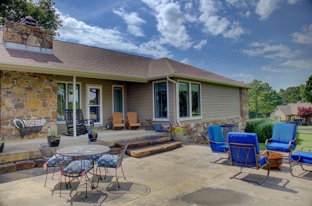 33322 S Coves Drive, Afton, OK 74331