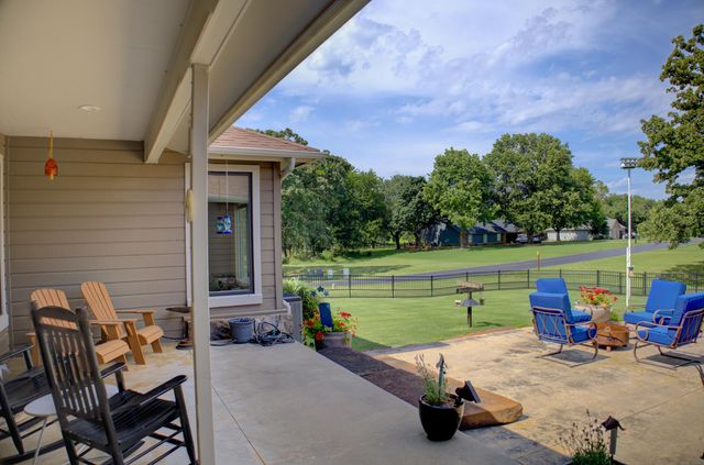 33322 S Coves Drive, Afton, OK 74331