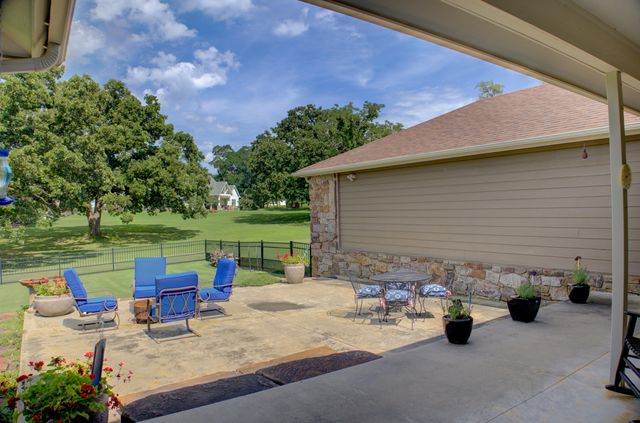 33322 S Coves Drive, Afton, OK 74331