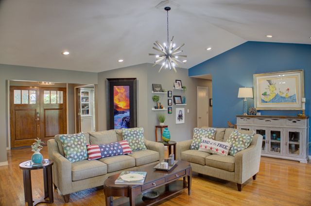 33322 S Coves Drive, Afton, OK 74331