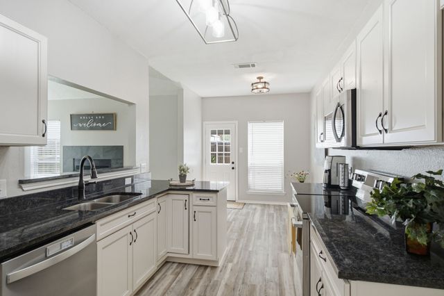 2702 Ansley Court, Euless, TX 76039