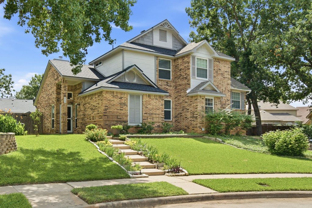2702 Ansley Court, Euless, TX 76039