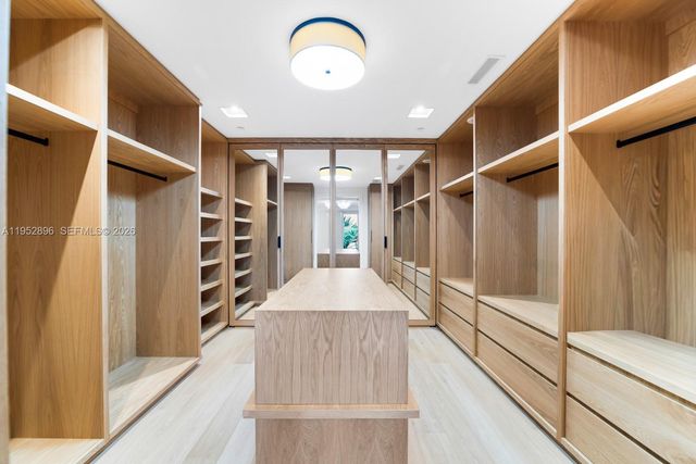 3535 Hiawatha Ave 403, Miami, FL 33133