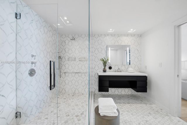 3535 Hiawatha Ave 403, Miami, FL 33133