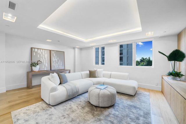 3535 Hiawatha Ave 403, Miami, FL 33133