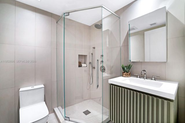 3535 Hiawatha Ave 403, Miami, FL 33133