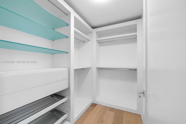 3535 Hiawatha Ave 403, Miami, FL 33133