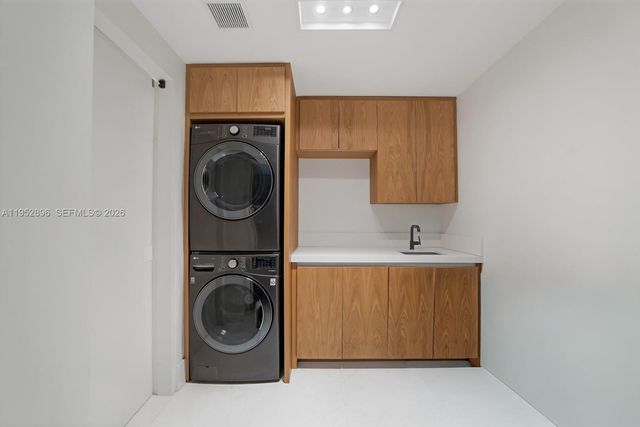 3535 Hiawatha Ave 403, Miami, FL 33133