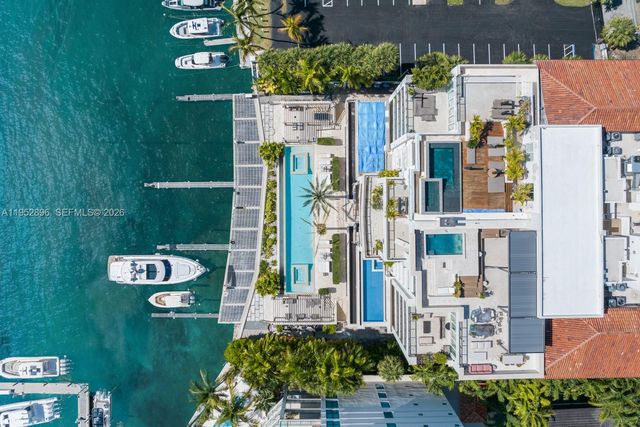 3535 Hiawatha Ave 403, Miami, FL 33133