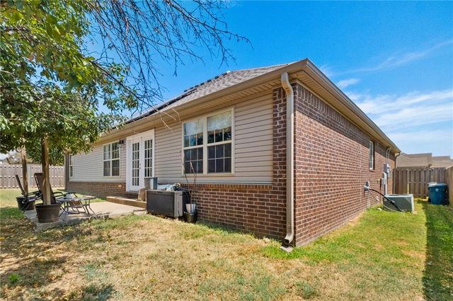 2900 SW Oakleigh Road, Bentonville, AR 72713