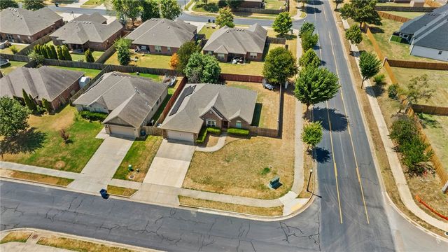 2900 SW Oakleigh Road, Bentonville, AR 72713