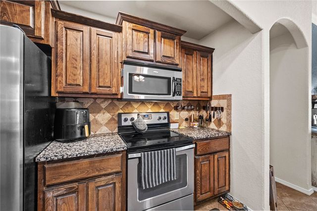 2900 SW Oakleigh Road, Bentonville, AR 72713