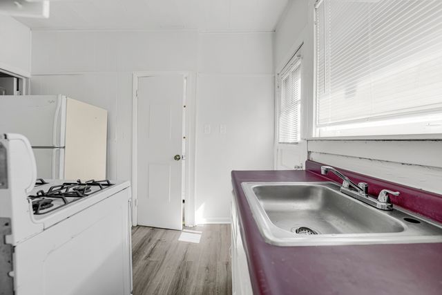 120 E Kensington Avenue 1-F, Chicago, IL 60628