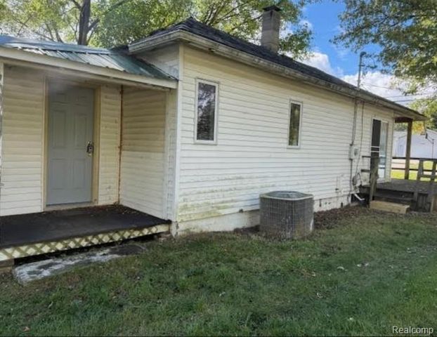 1207 Kettering Street, Burton, MI 48509