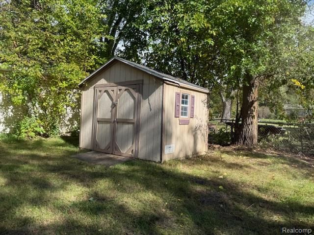 1207 Kettering Street, Burton, MI 48509