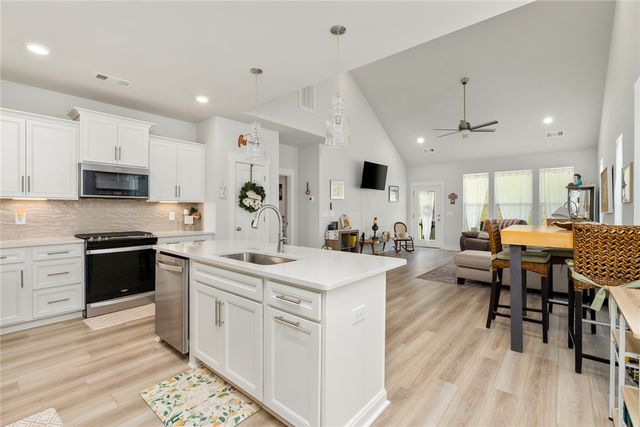 218 Grange Valley Lane, Central, SC 29630