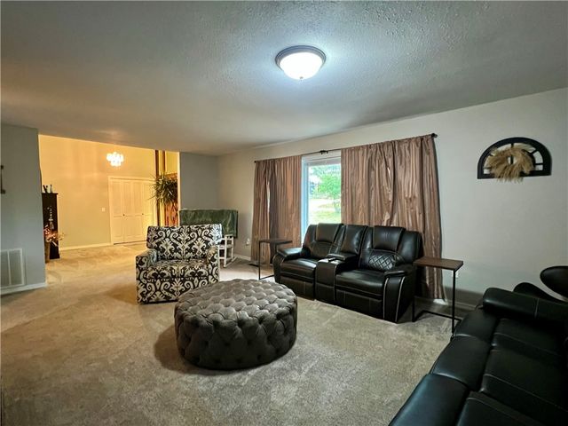 53 Alton Circle, Rogers, AR 72756
