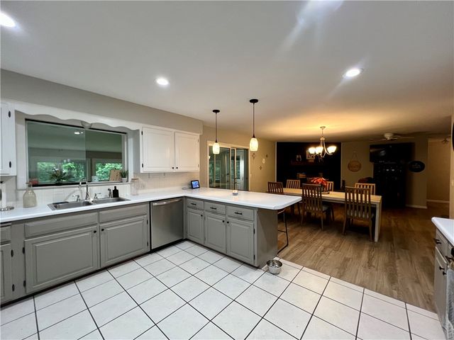 53 Alton Circle, Rogers, AR 72756