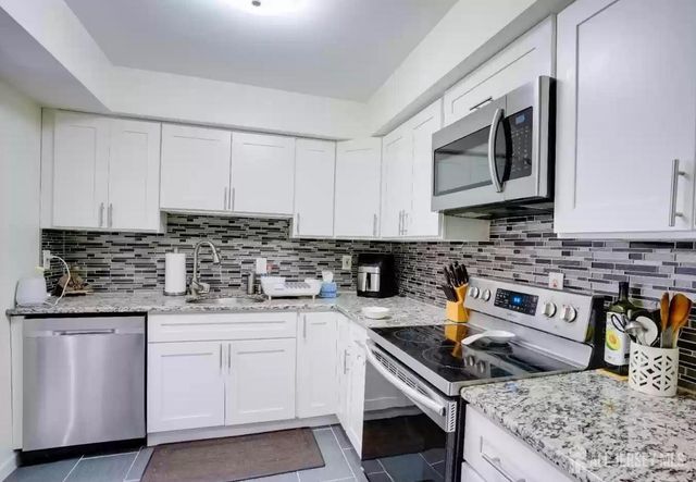 3121 Sayre Drive, Plainsboro, NJ 08540