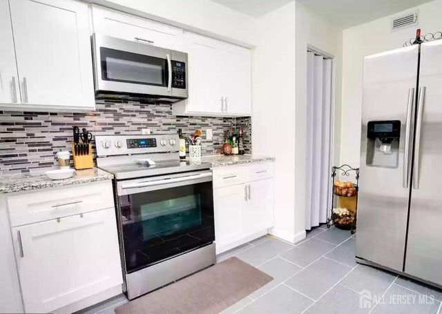 3121 Sayre Drive, Plainsboro, NJ 08540