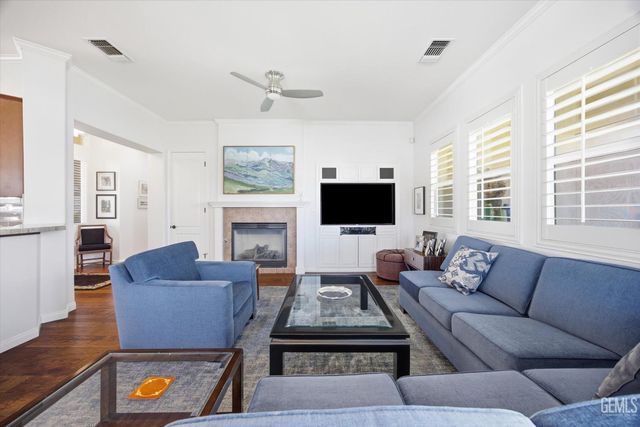 12302 Abercromby Drive, Bakersfield, CA 93312