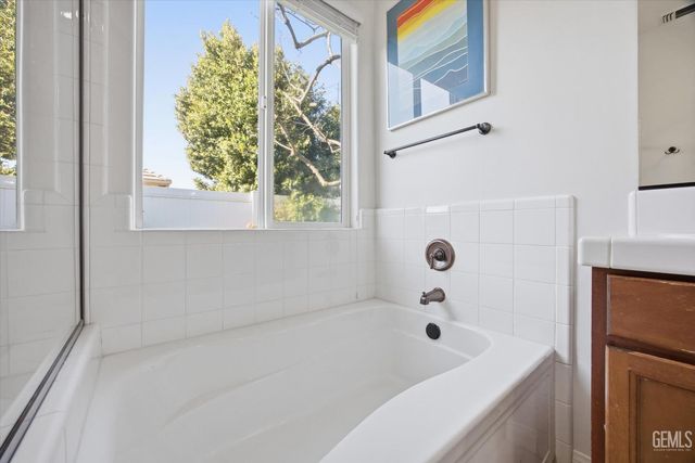 12302 Abercromby Drive, Bakersfield, CA 93312