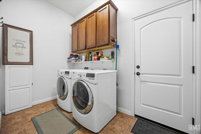 12302 Abercromby Drive, Bakersfield, CA 93312