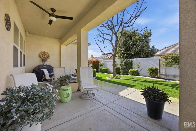 12302 Abercromby Drive, Bakersfield, CA 93312