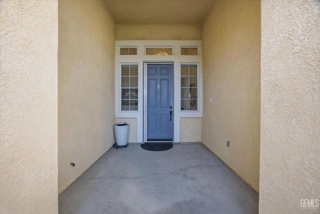 12302 Abercromby Drive, Bakersfield, CA 93312