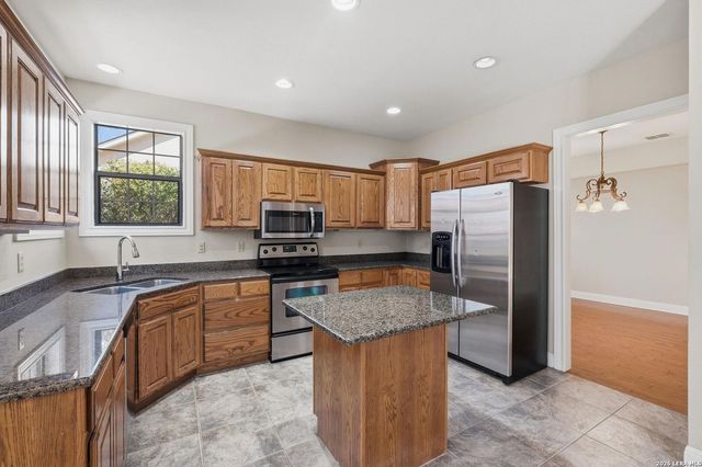 250 English Oaks Circle, Boerne, TX 78006