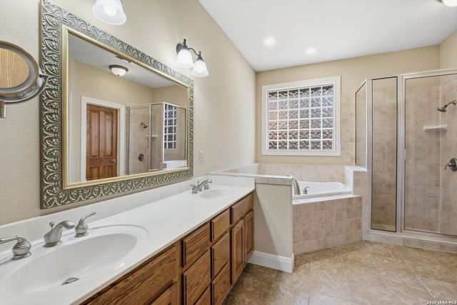 250 English Oaks Circle, Boerne, TX 78006