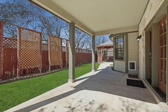 250 English Oaks Circle, Boerne, TX 78006