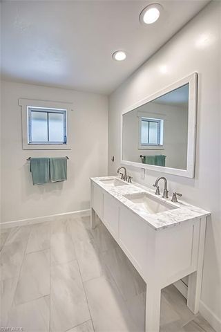 220 Palm Lake DR, Sanibel, FL 33957