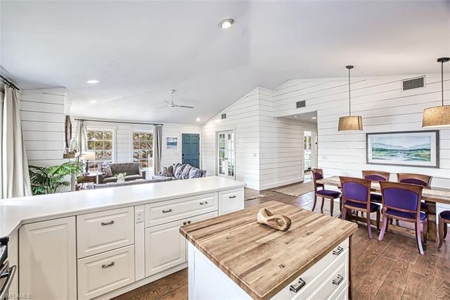 220 Palm Lake DR, Sanibel, FL 33957