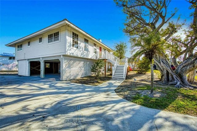 220 Palm Lake DR, Sanibel, FL 33957