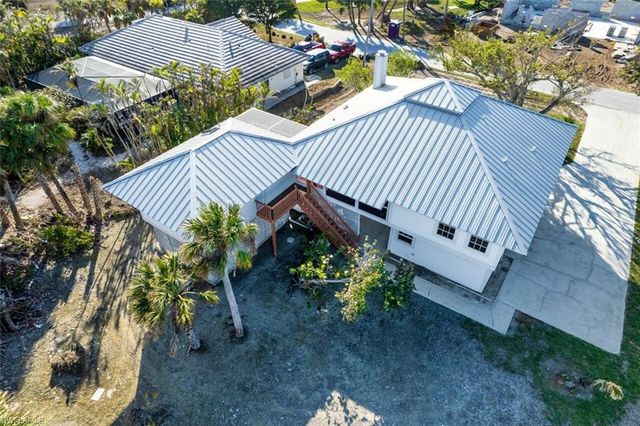 220 Palm Lake DR, Sanibel, FL 33957