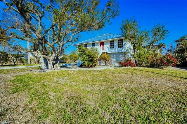 220 Palm Lake DR, Sanibel, FL 33957