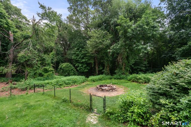 305 Old Post Road, Tolland, CT 06084