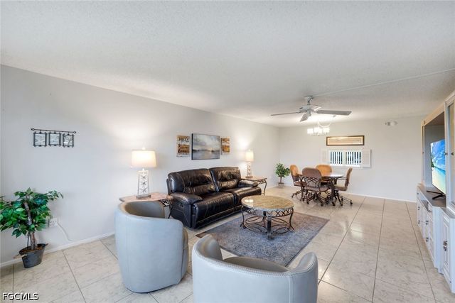 6102 Augusta DR 307, Fort Myers, FL 33907