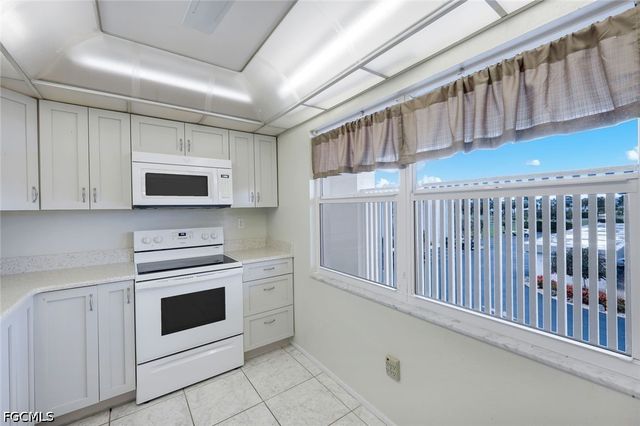 6102 Augusta DR 307, Fort Myers, FL 33907