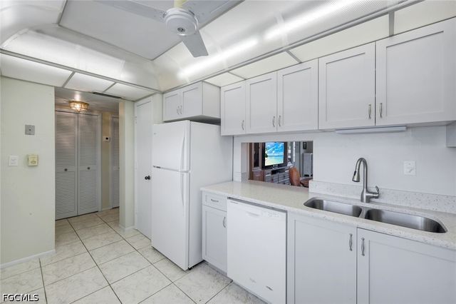 6102 Augusta DR 307, Fort Myers, FL 33907