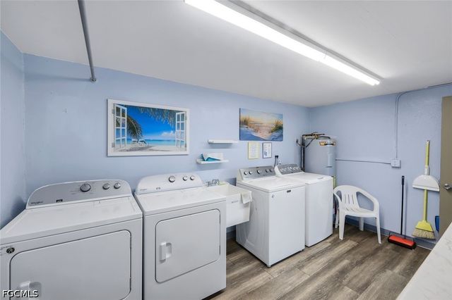 6102 Augusta DR 307, Fort Myers, FL 33907