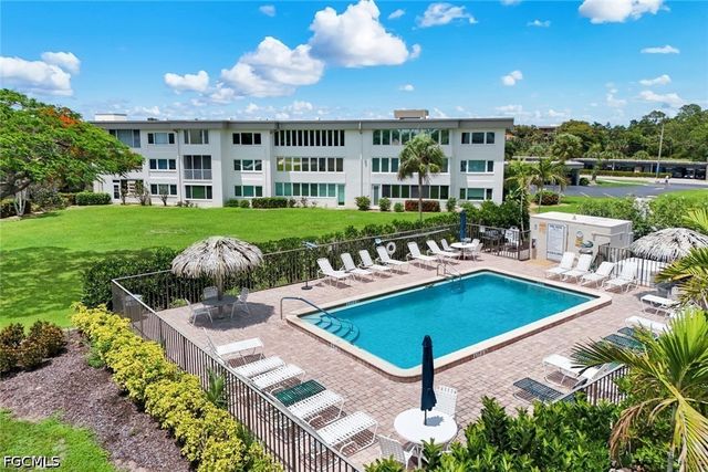 6102 Augusta DR 307, Fort Myers, FL 33907