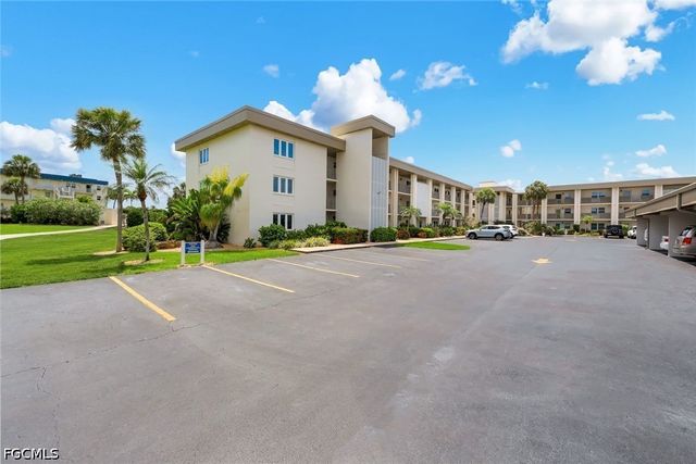 6102 Augusta DR 307, Fort Myers, FL 33907